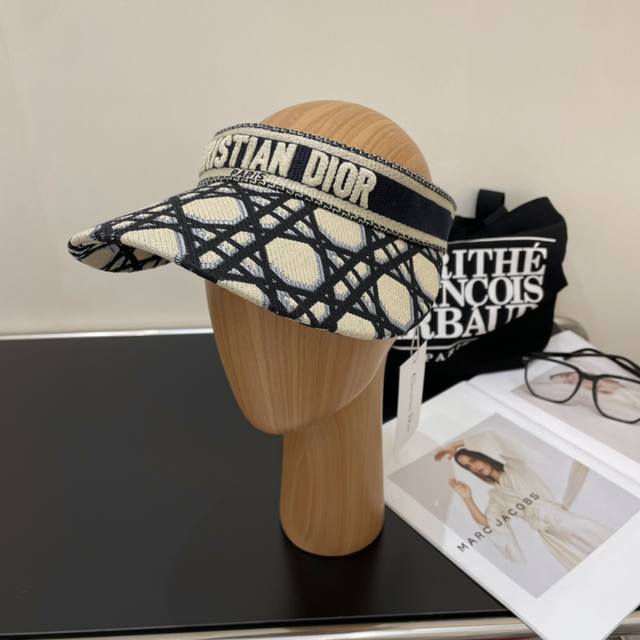 Dior迪奥新款老花字母织带空顶帽 超名媛 本季爆款 材质:100%棉 头围:57Cm